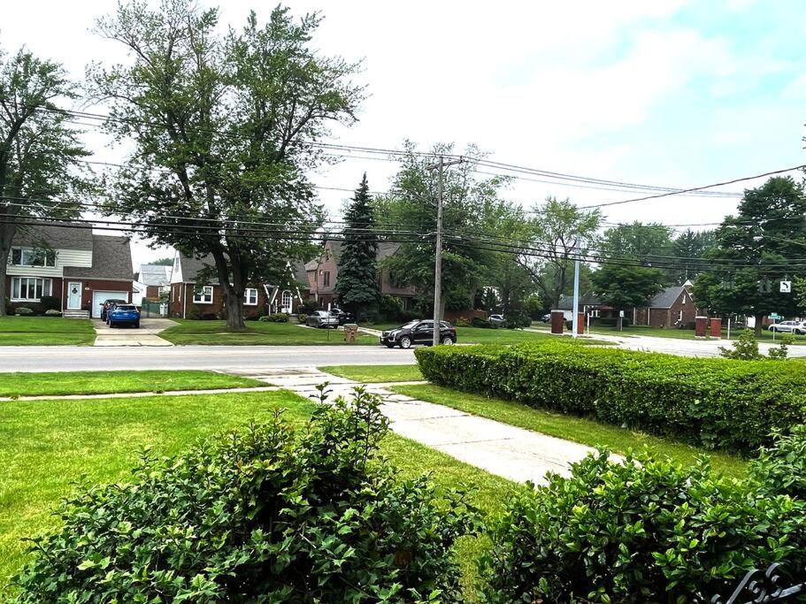 Entire Home In Buffalo - 6 Guests 3 Bedroom 1 Bath - Convenient Location - 25Min To Niagara Falls מראה חיצוני תמונה