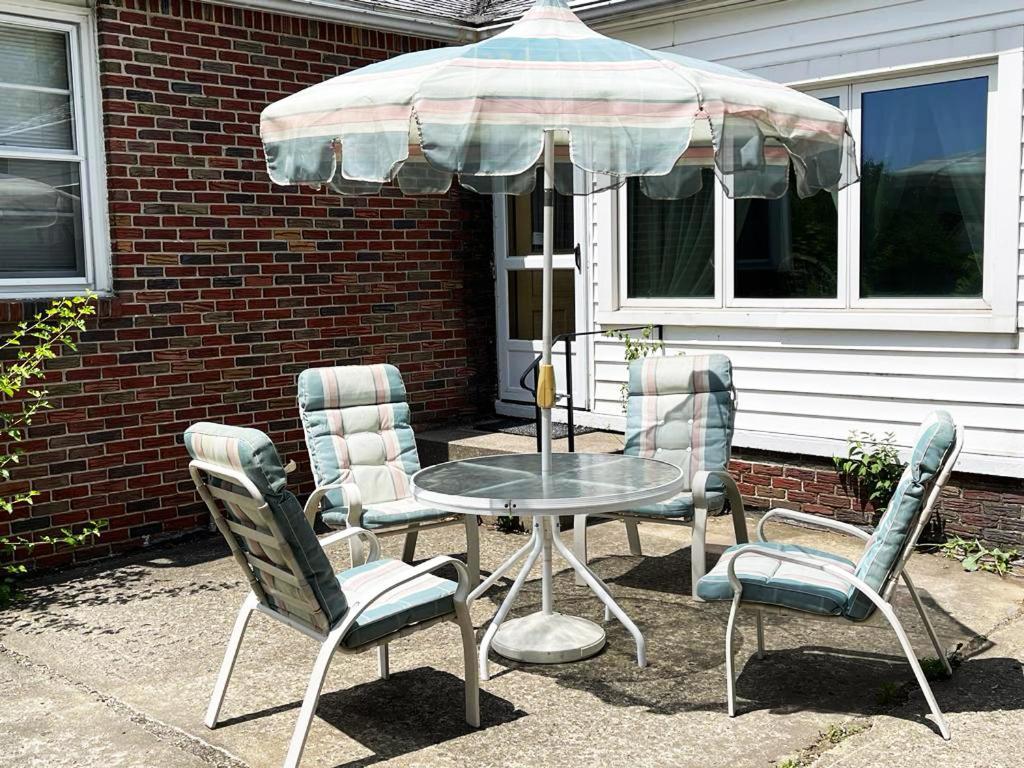 Entire Home In Buffalo - 6 Guests 3 Bedroom 1 Bath - Convenient Location - 25Min To Niagara Falls מראה חיצוני תמונה